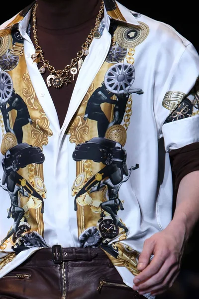Look 8